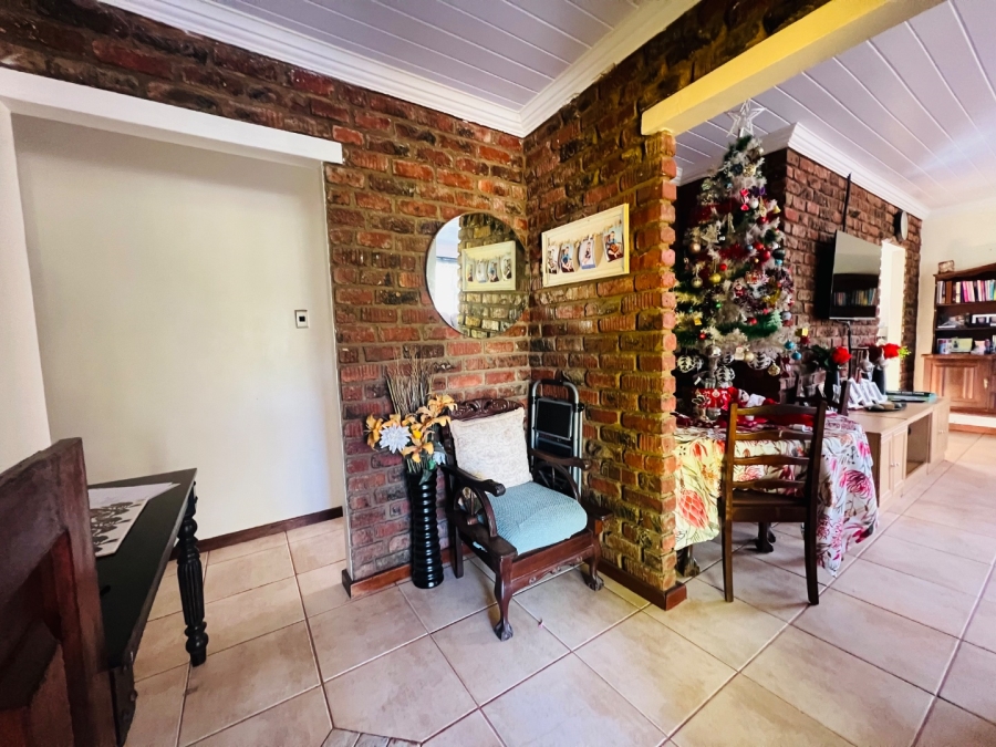 4 Bedroom Property for Sale in Twee Rivieren Western Cape